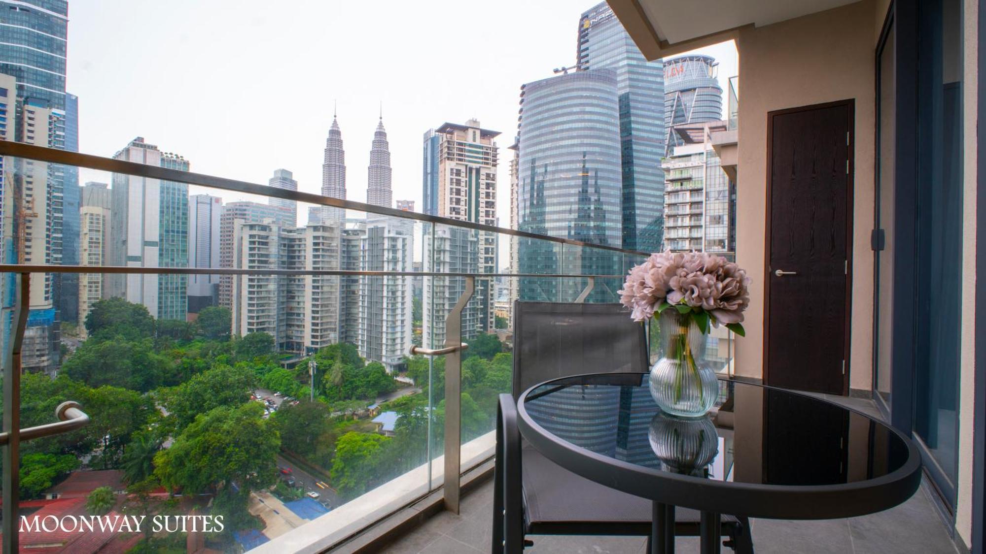 The Manor Suites Klcc By Moonway Kuala Lumpur Exterior photo